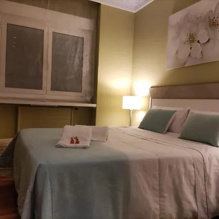 ホームステイ En Vivienda Gran Via
